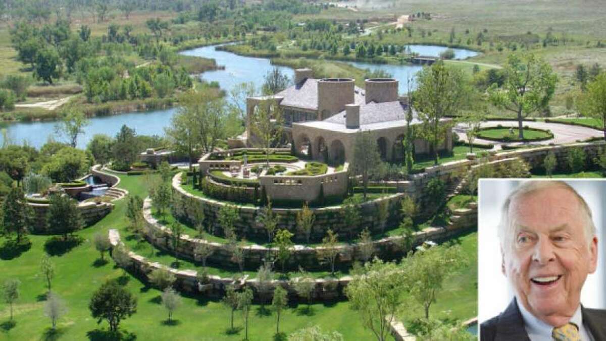 T. Boone Pickens' $250 million dollar ranch says a lot about how the legendary investor lives, and what he thinks is valuable. >>Take a look... 