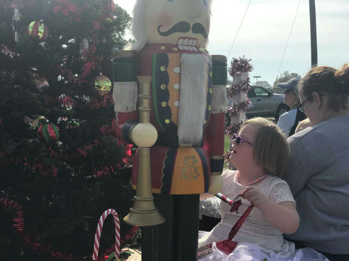 Willis celebrates sights and sounds of Christmas