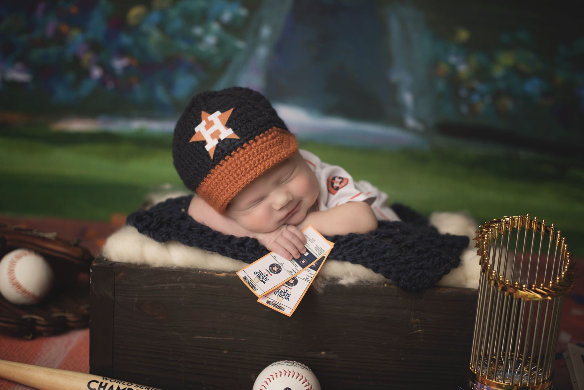 Children s Memorial Hermann NICU babies sport Astros gear for ALCS