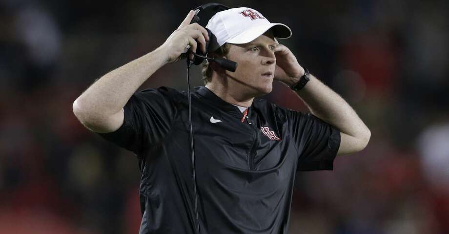 Uh S Major Applewhite Has Contract Provision Requiring Him To