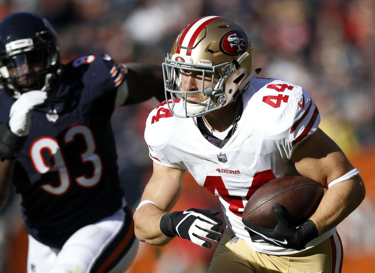 CHICAGO, IL - DECEMBER 03: Kyle Juszczyk #44 of the San Francisco 49ers carries the football in the first quarter against the Chicago Bears at Soldier Field on December 3, 2017 in Chicago, Illinois. (Photo by Joe Robbins/Getty Images)