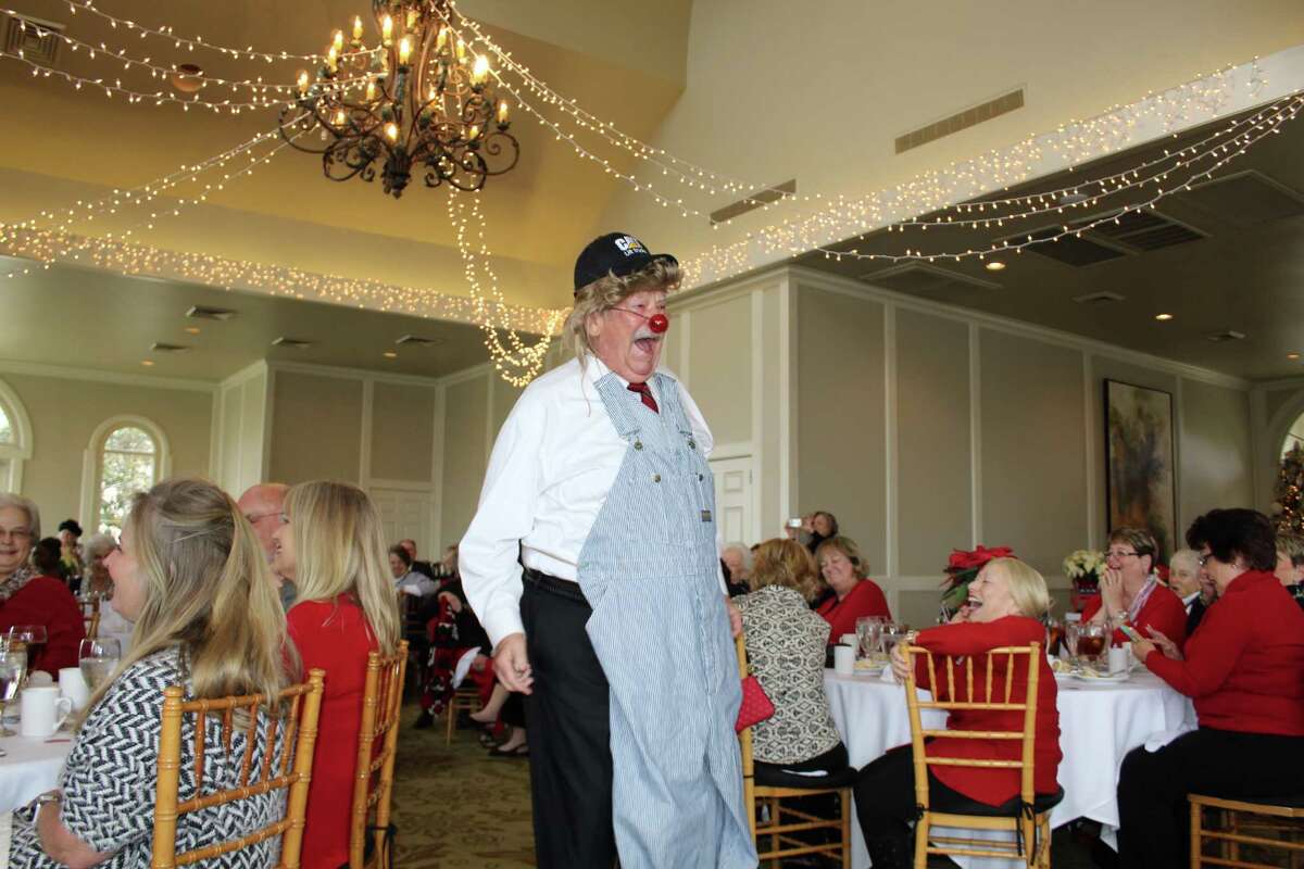 he North Shore Republican Women roared with laughter Wednesday as the Amen Chorus surprised them with none other than Leroy, the Redneck Reindeer. Humor was just one element offered by the Amen Chorus, who entertained the NSRWÂ?’s December meeting attendees at the Bentwater Yacht Club