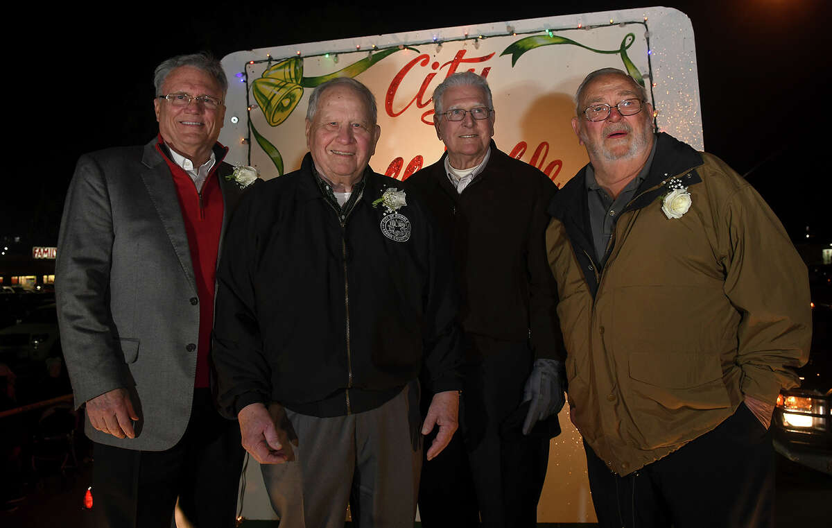 Humble Christmas parade participants enjoy cooler weather