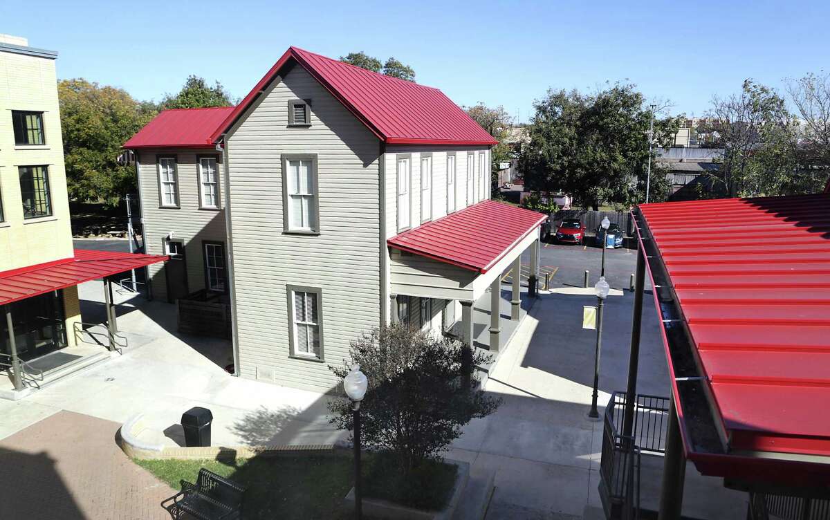 Margaret Mary HealyMurphy opened school to education children of slaves.