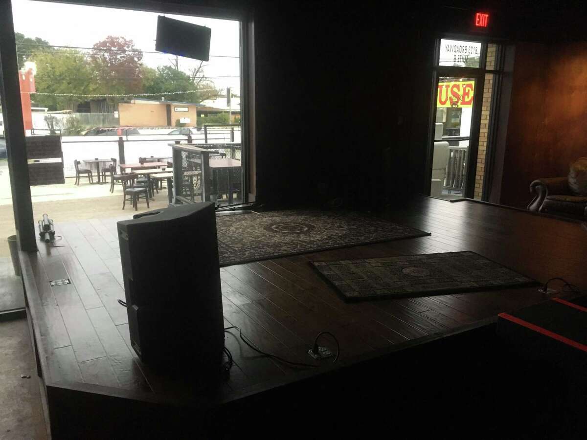Bentley’s Bar adds live entertainment to north Broadway scene