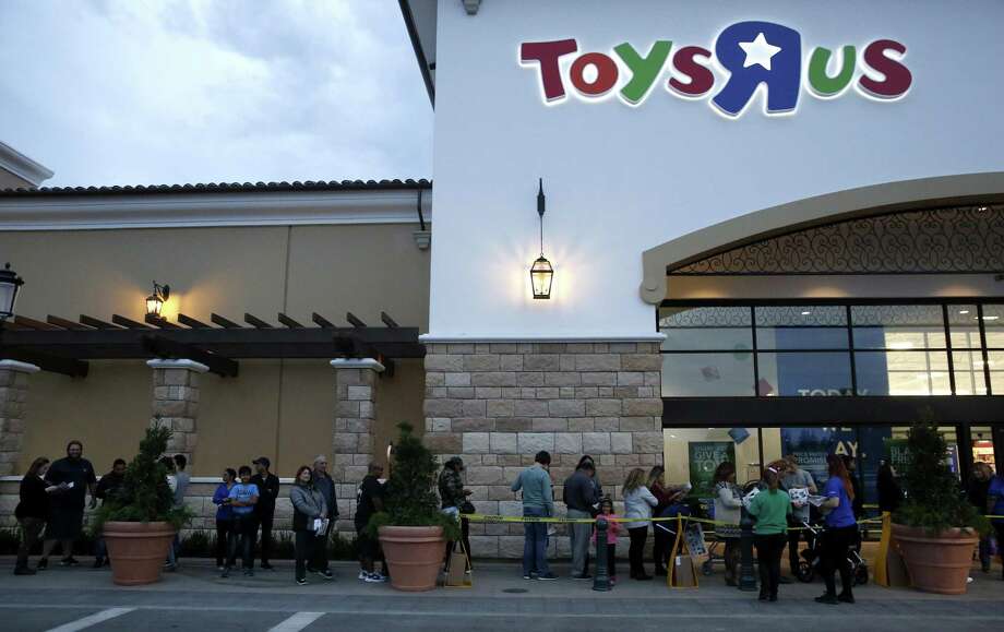 Bankrupt Toys R Us Can Pay Executives Millions Of Dollars In Bonuses Bankrupt Toys R Us Can Pay Executives Millions Of Dollars In Bonuses Judge Rules