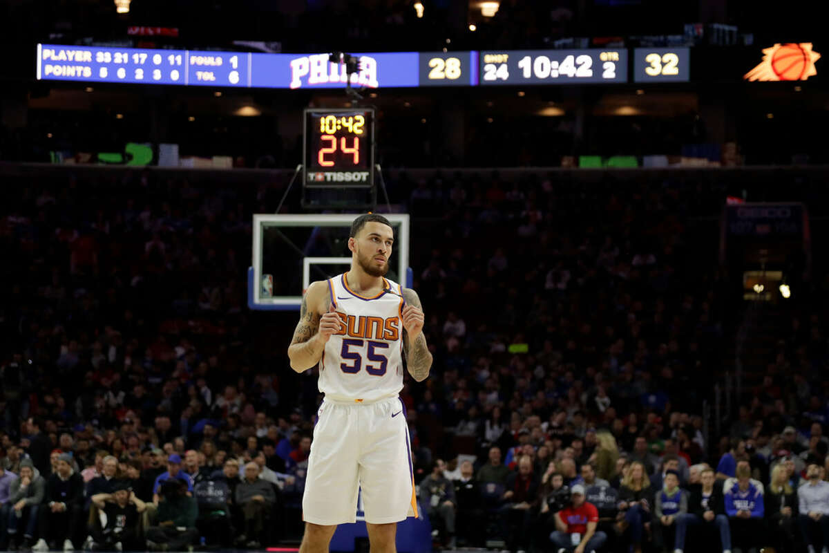 Phoenix Suns' Mike James in action during an NBA basketball game against the Philadelphia 76ers, Monday, Dec. 4, 2017, in Philadelphia. (AP Photo/Matt Slocum)