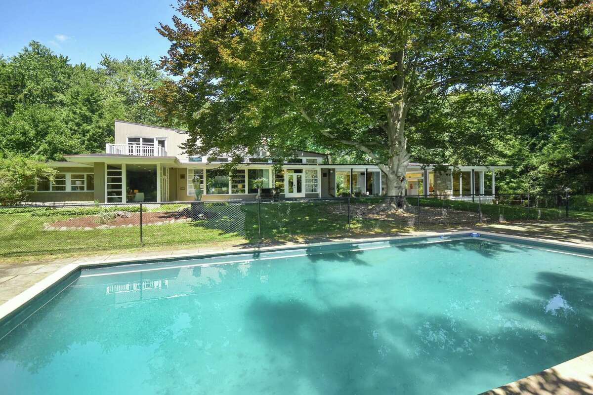 Midcentury modern North Stamford home has creative roots