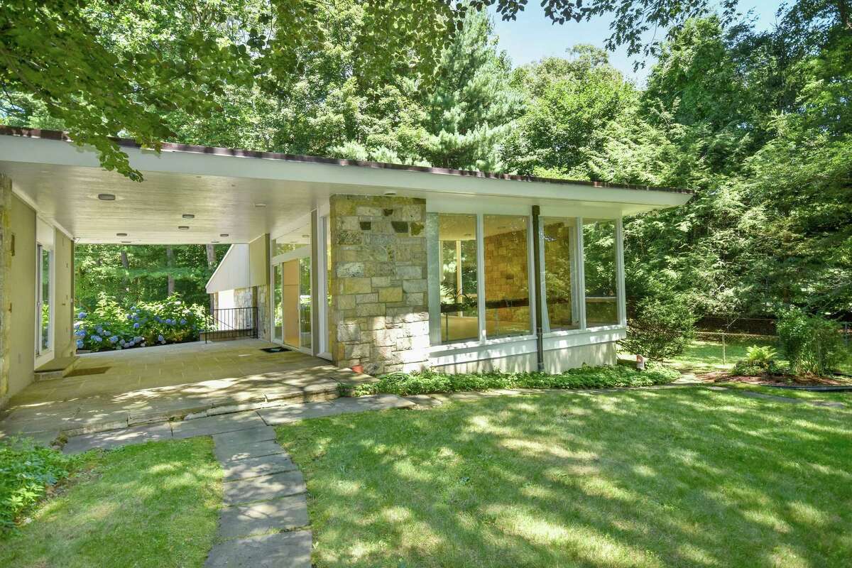 Midcentury modern North Stamford home has creative roots