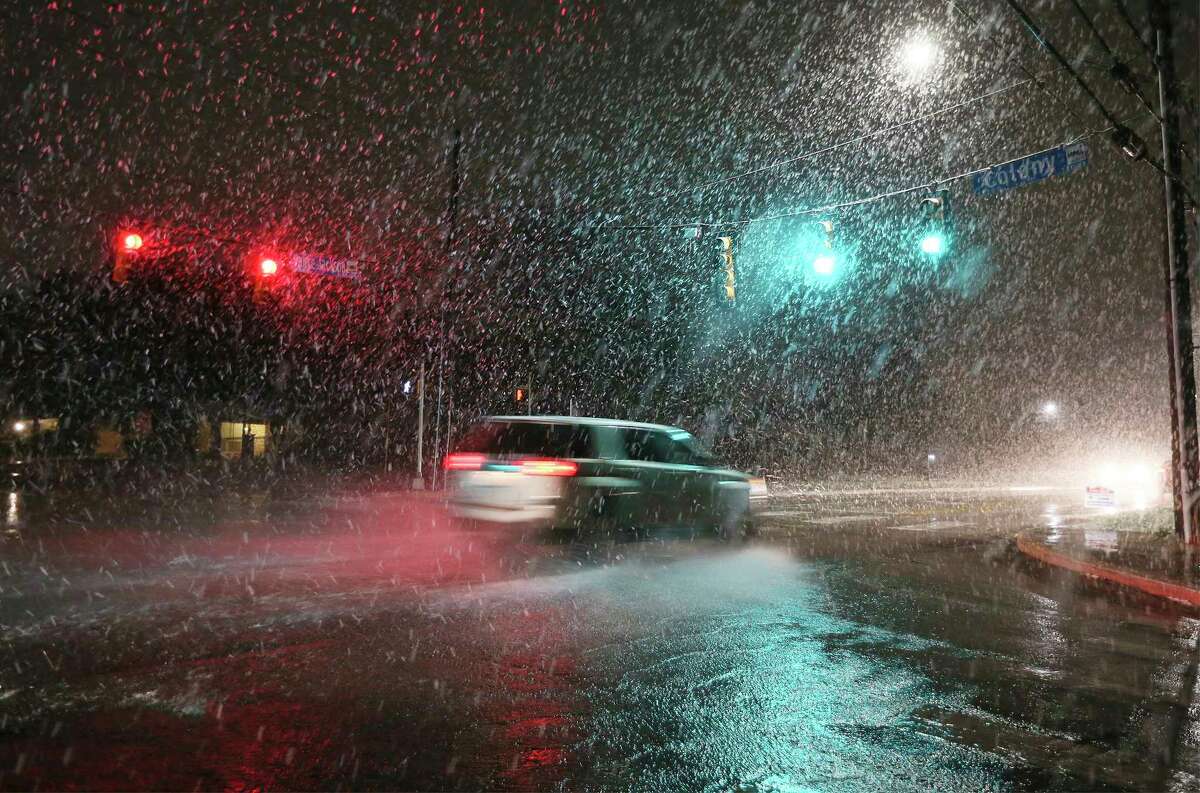 NWS: Sleet falling in Northwestern Bexar Co. as freezing temps raise ...