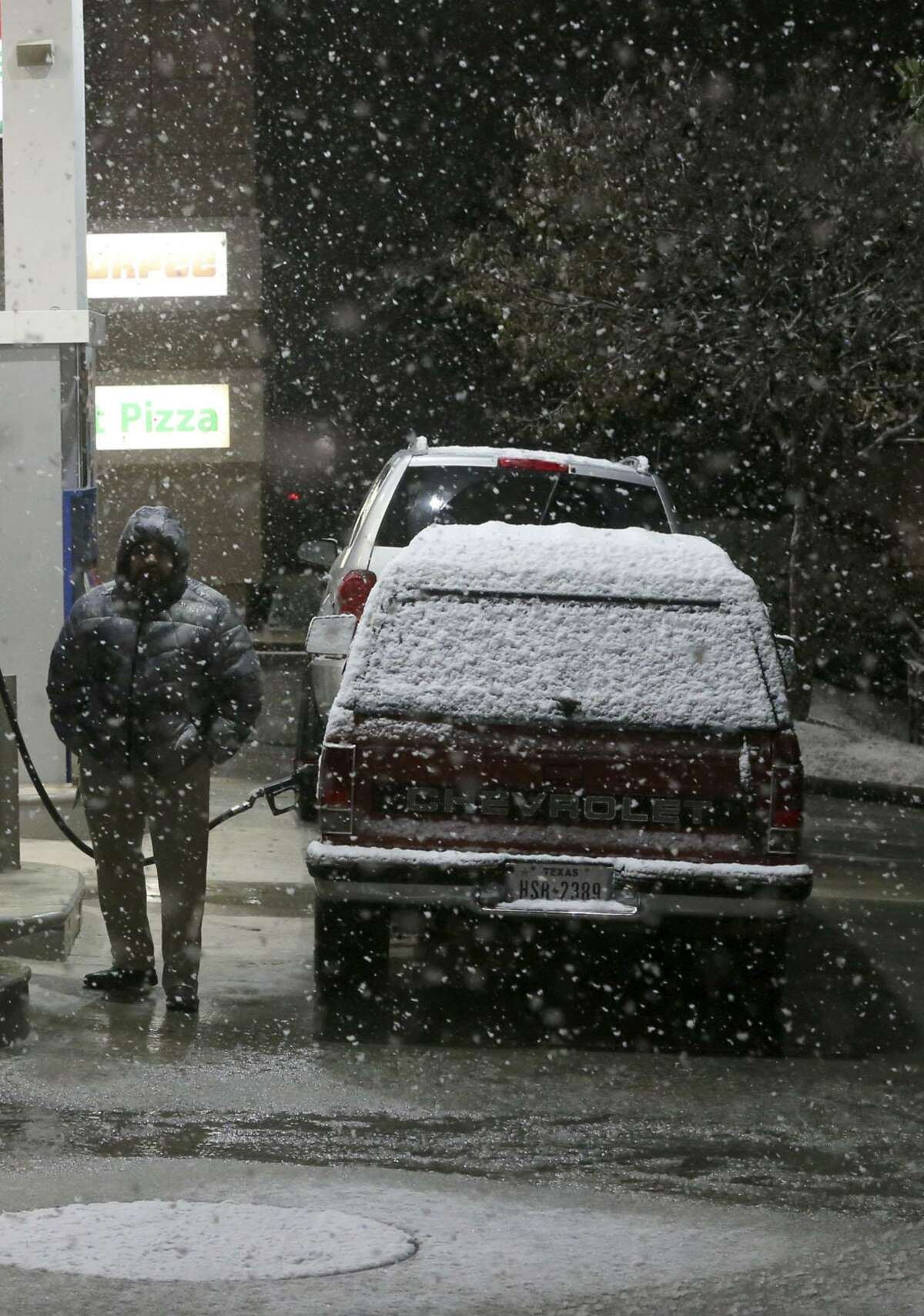 Snow makes rare appearance in San Antonio