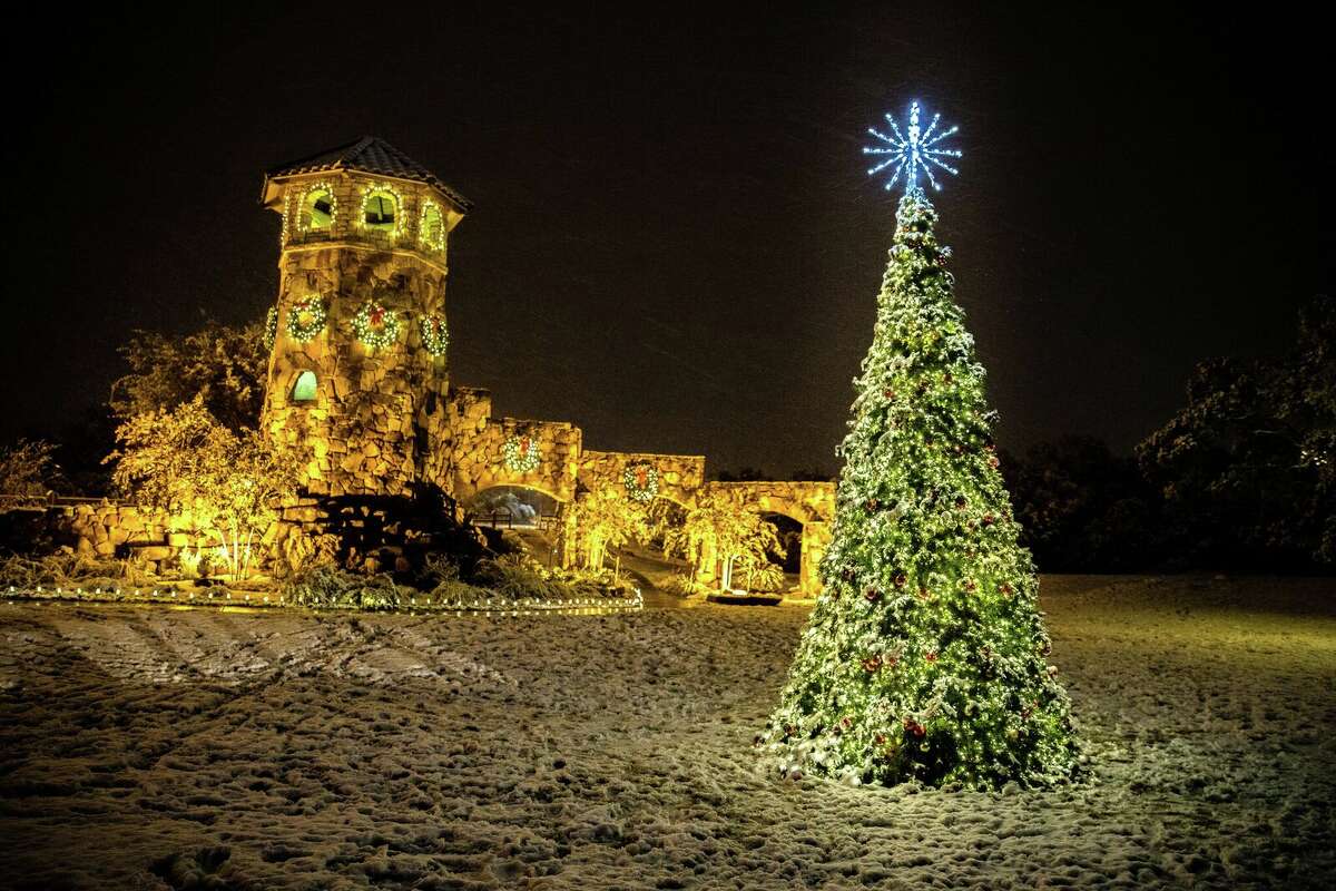 Snow makes rare appearance in San Antonio