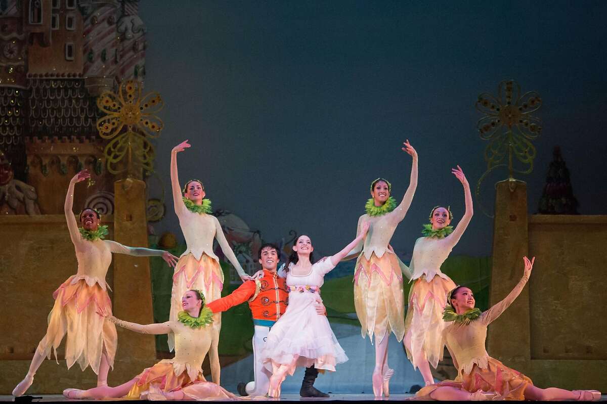 Oakland Ballet�s �Nutcracker� features classic characters, sparkling costumes and Oakland Symphony Orchestra in the glamorous Paramount Theatre. Photo: David DeSilva