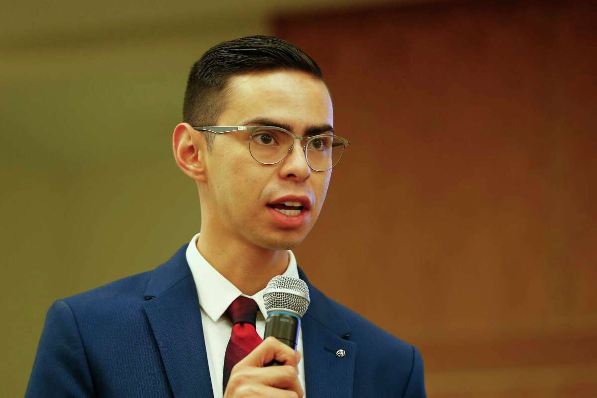 Antonio Arellano leads former HISD students in a panel discussion at HISD's third-annual Dream Summit. The event aims to help HISD DACA recipients, visa holders, permanent residents, refugees, and asylum grantees along with their families. 