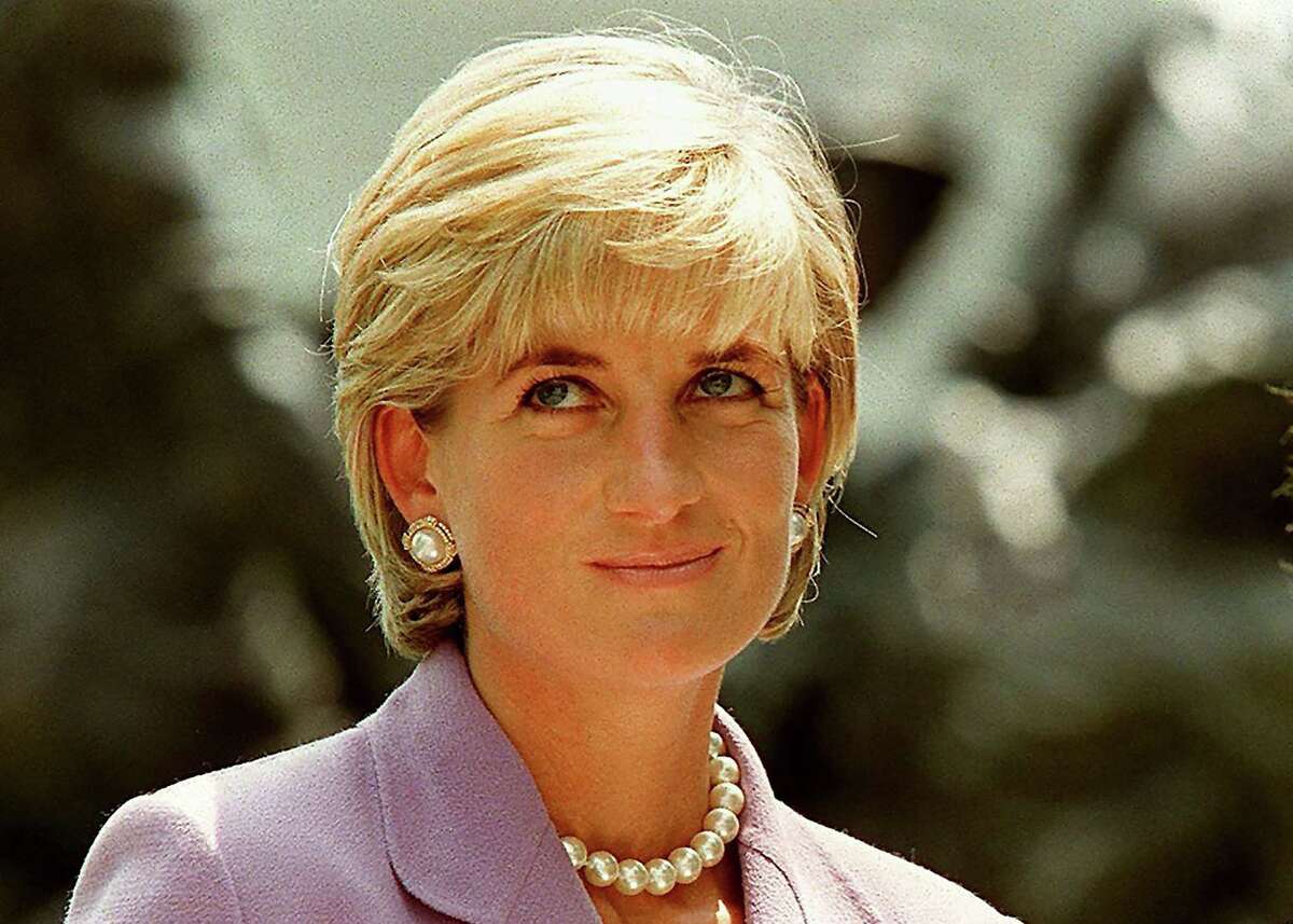 How In Life Death And Netflix S The Crown Princess Diana Remains A   1200x0 