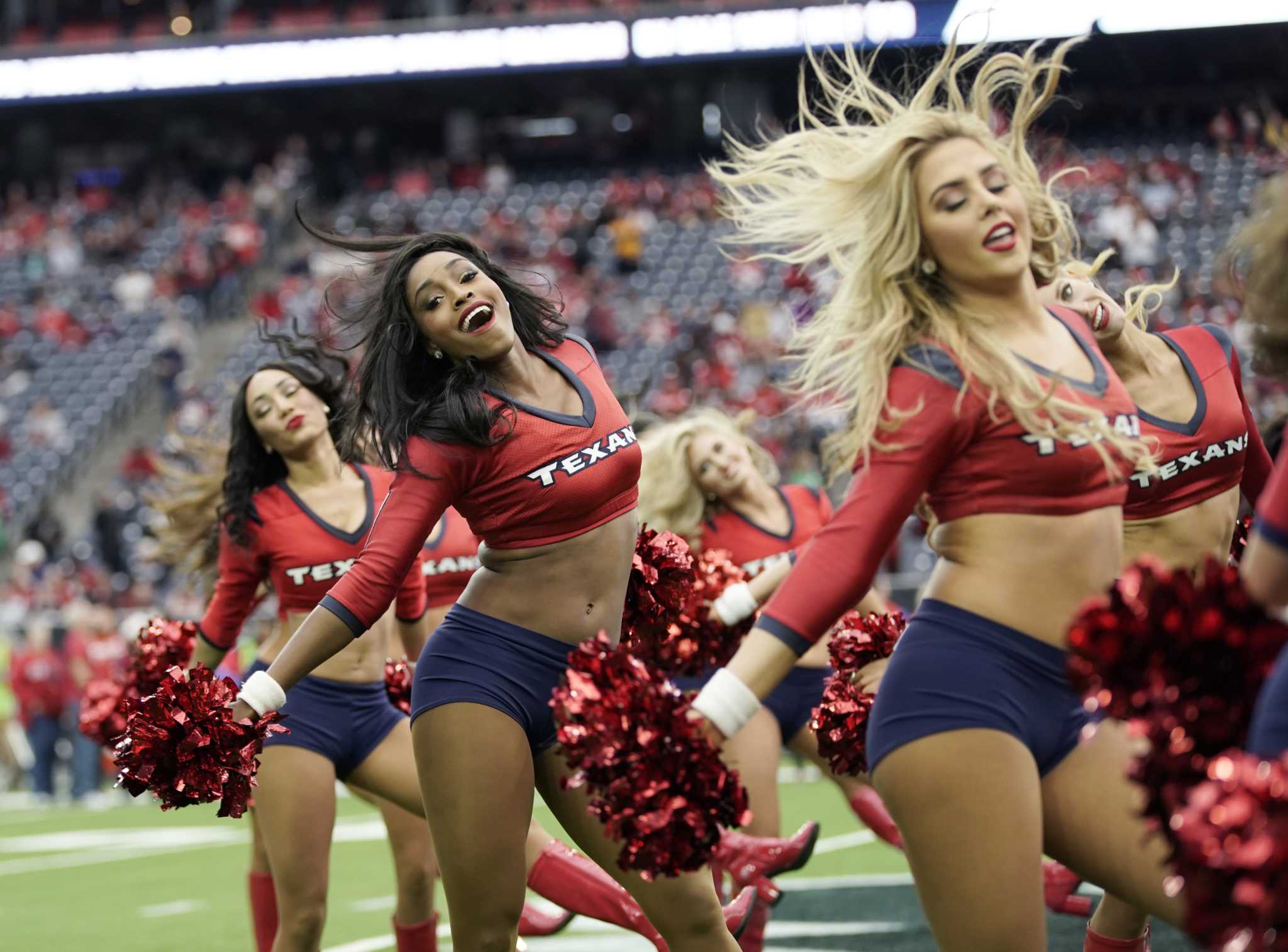 Simone Biles appears as guest Texans cheerleader