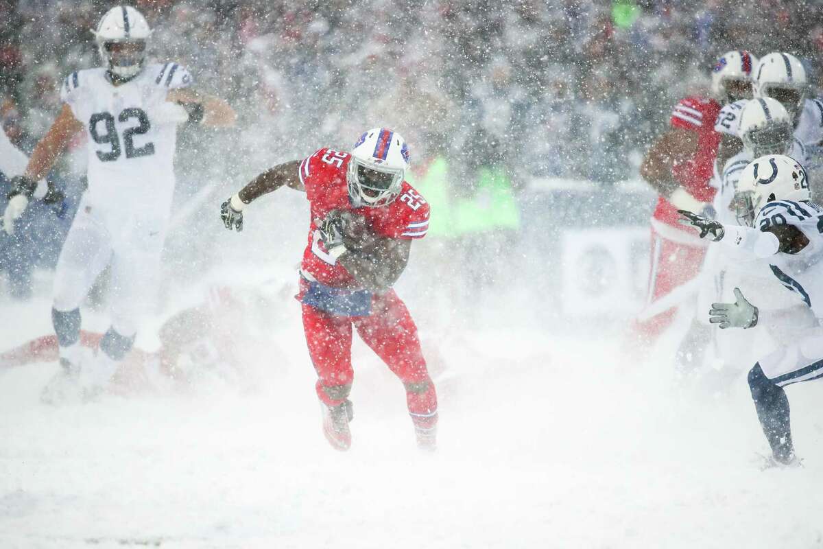 ORCHARD PARK, NY - DECEMBER 10: LeSean McCoy #25 of the Buffalo Bills runs the ball agains the Indianapolis Colts during the second quarter on December 10, 2017 at New Era Field in Orchard Park, New York. (Photo by Brett Carlsen/Getty Images) ORG XMIT: 775000643