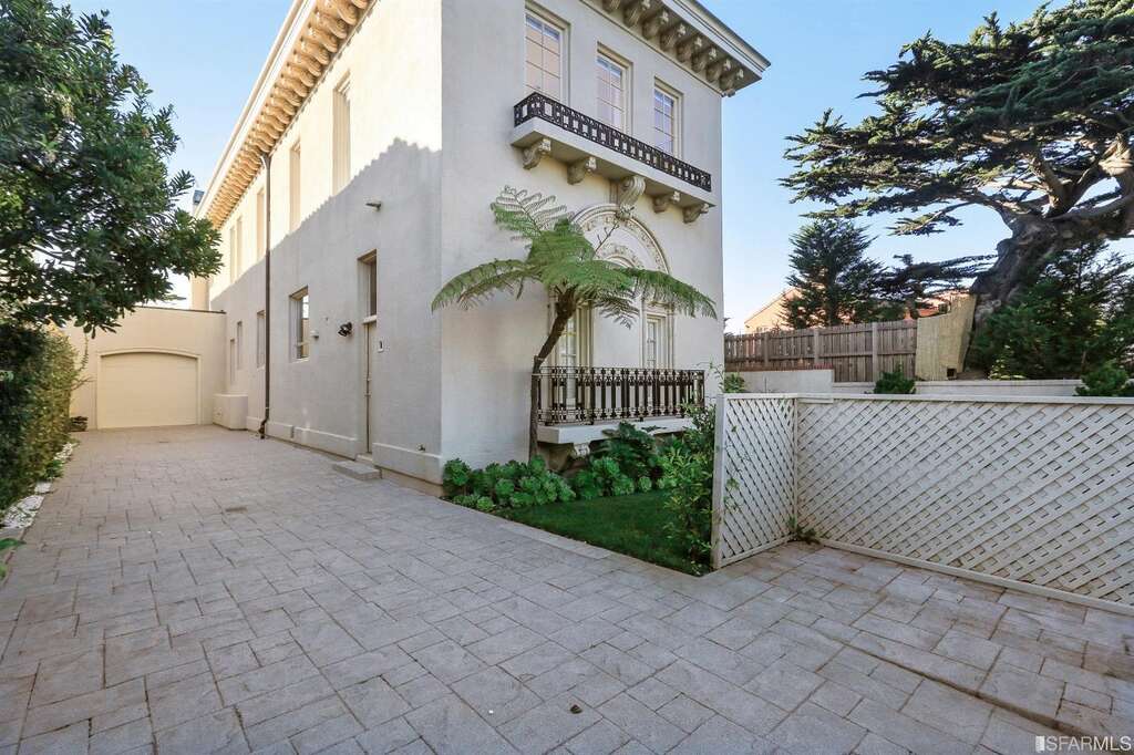 Metallica Guitarist Kirk Hammett Slashes 3 Million Off Sea Cliff The Neo Clical Home Was Built In 1922 Photo Mls