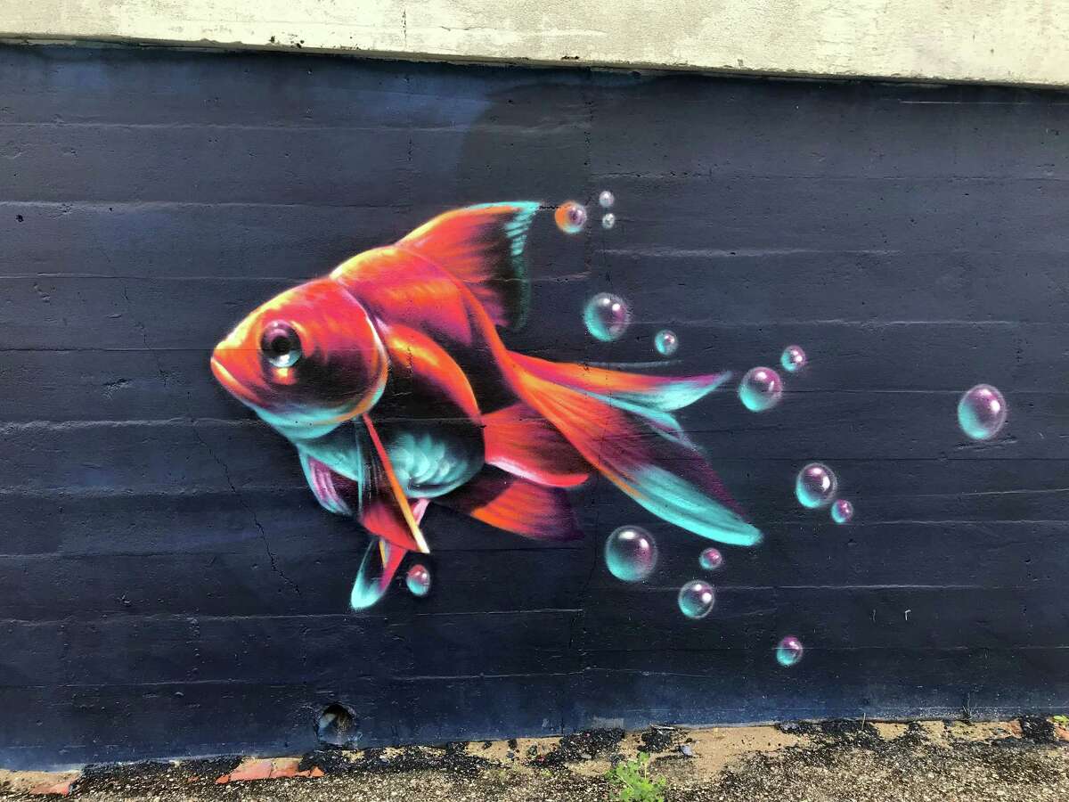 East End aquarium mural seeks to splash color to neighborhood