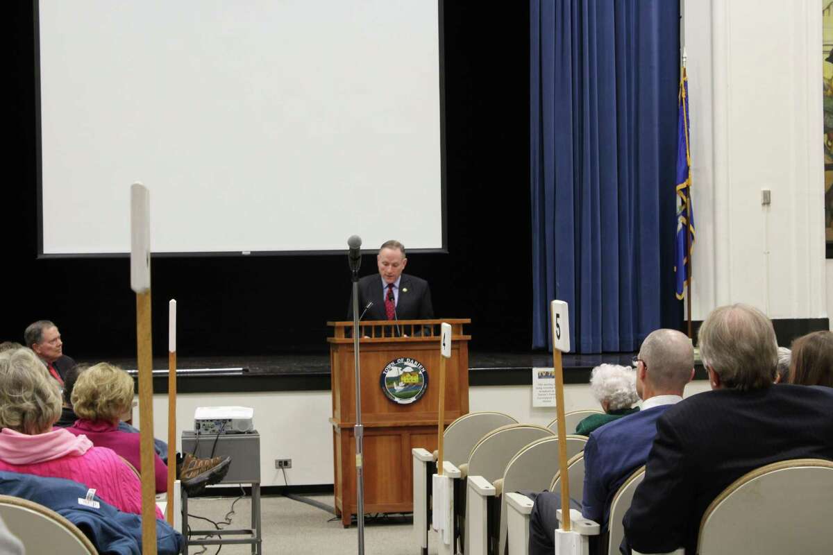 Darien heads into 2018 with higher taxes, fiscal pressure