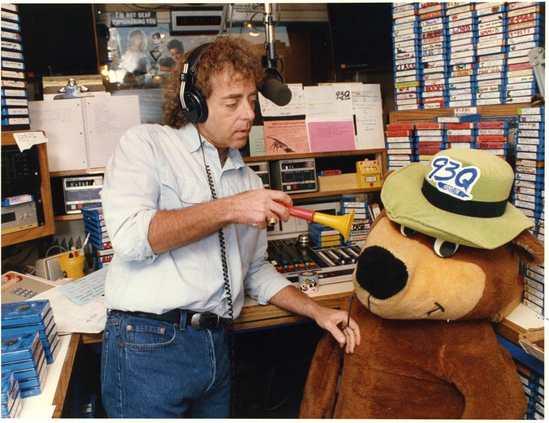 Reports: Houston radio legend Jim Pruett dies