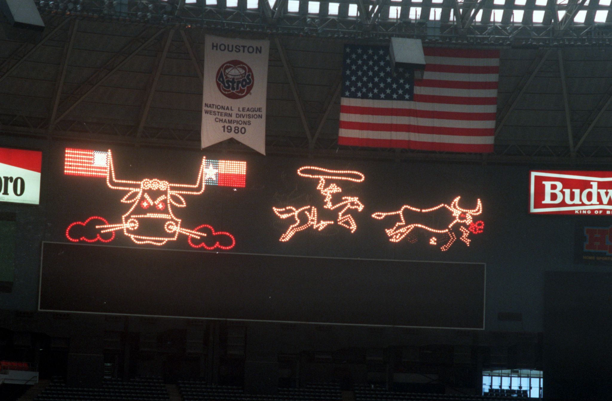 Remembering the old 'exploding scoreboard' at the Astrodome