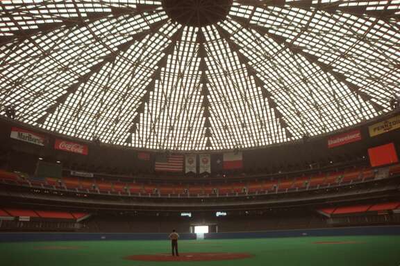 09/20/1989 - Interior: Astrodome after its face-lift in 1988.