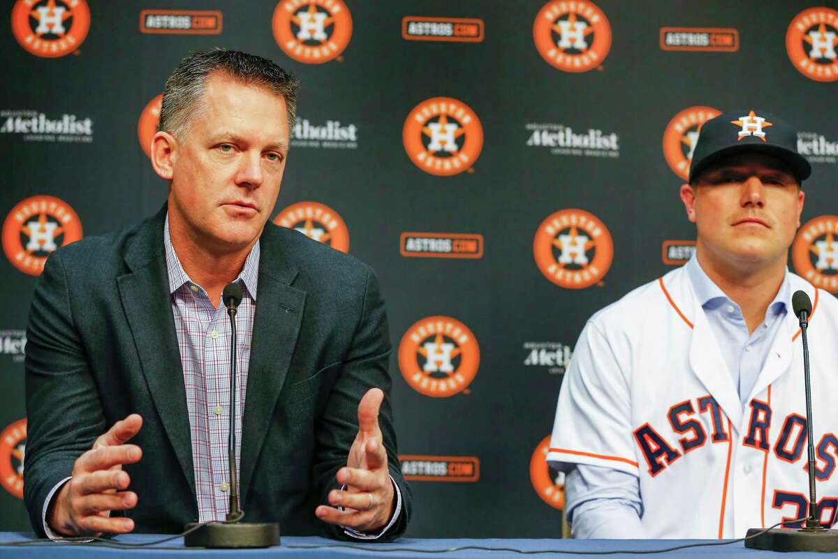 Astros introduce new reliever Joe Smith