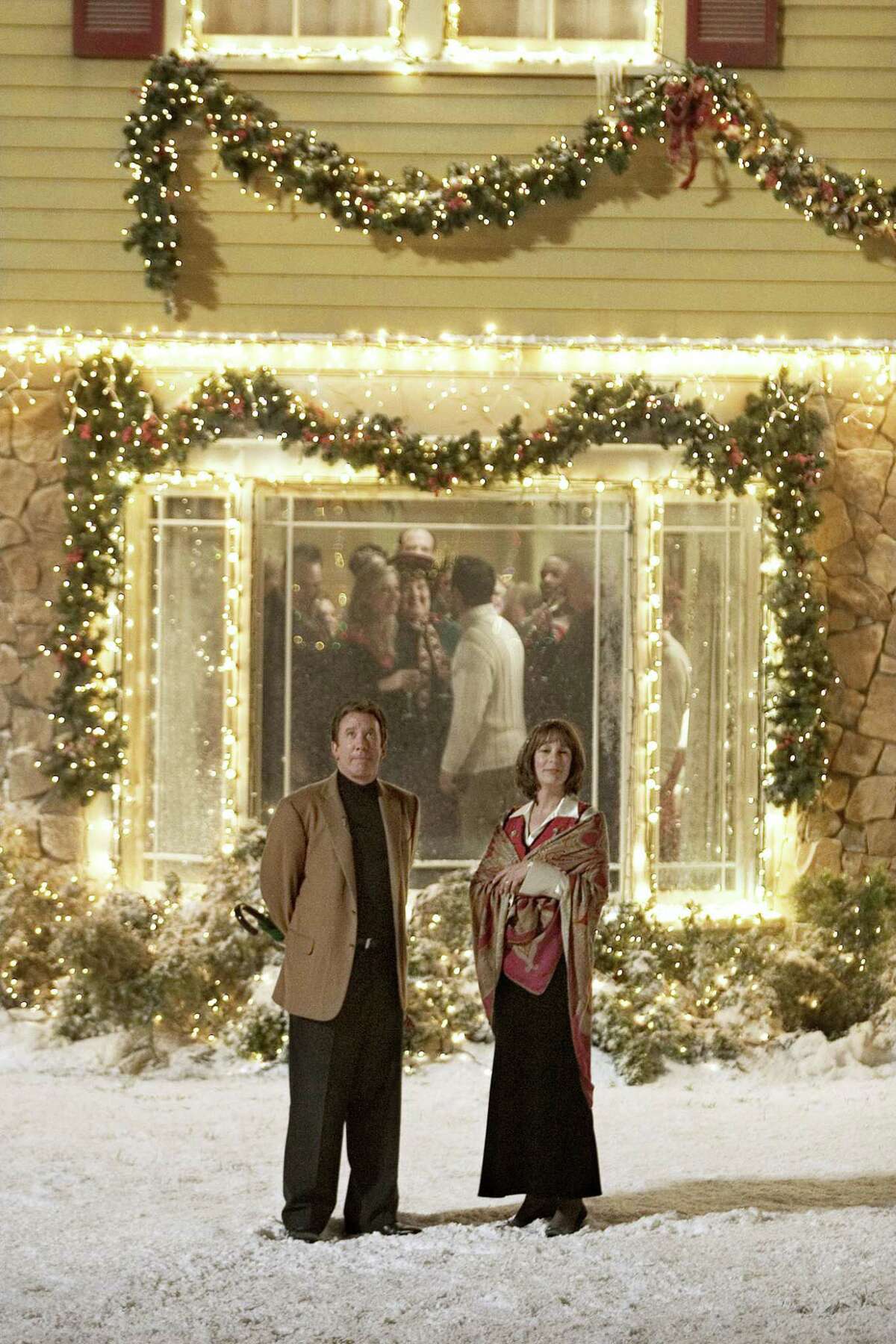 © 2004 Columbia Pictures Industries, Inc. All Rights Reserved. Credit: Zade Rosenthal. Tim Allen(l) and Jamie Lee Curtis star in Revolution Studios?’ comedy Christmas with the Kranks, a Columbia Pictures release. Photo Credit: Zade Rosenthal