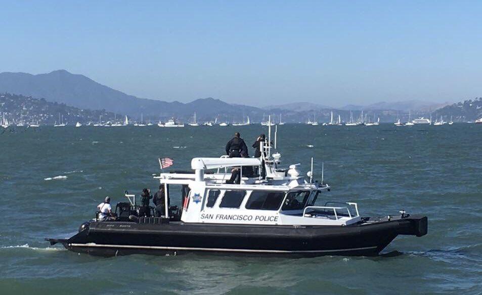 San Francisco Aquatic Park shut over 'aggressive' sea lions - BBC News