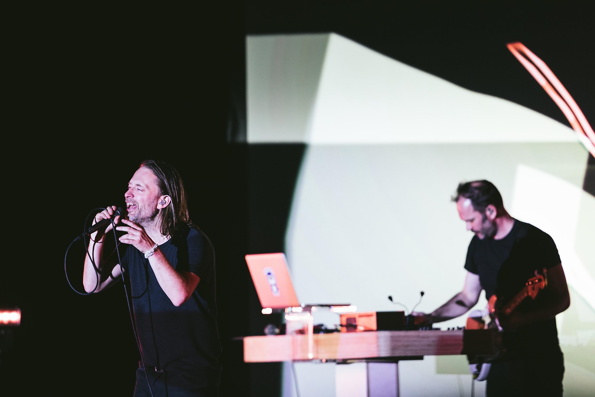 In Rare Solo Set, Radiohead’s Thom Yorke Dances Like No One Is Watching