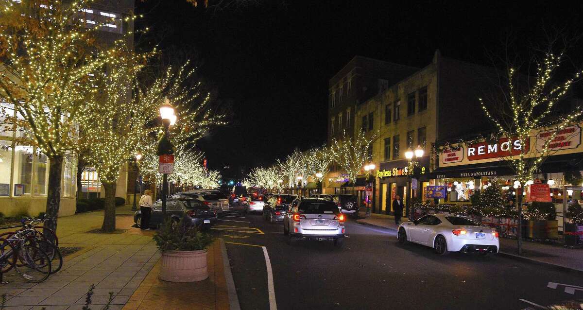New holiday lights brighten Stamford's downtown