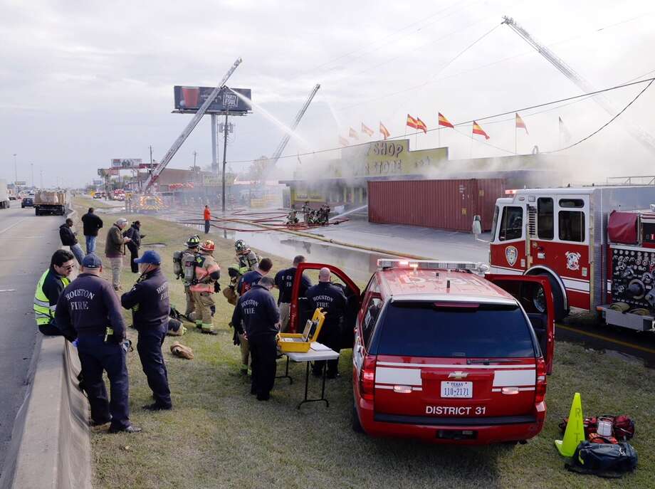 Two Alarm Fire Near Bunk Bed World Causing Traffic Blockage I Houston Fire Fighters Battle The Blaze At Sleep Super On I
