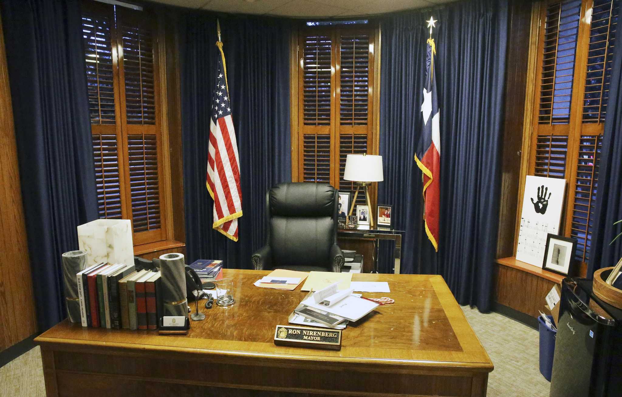 Mayor’s office adds $18,000 curtains