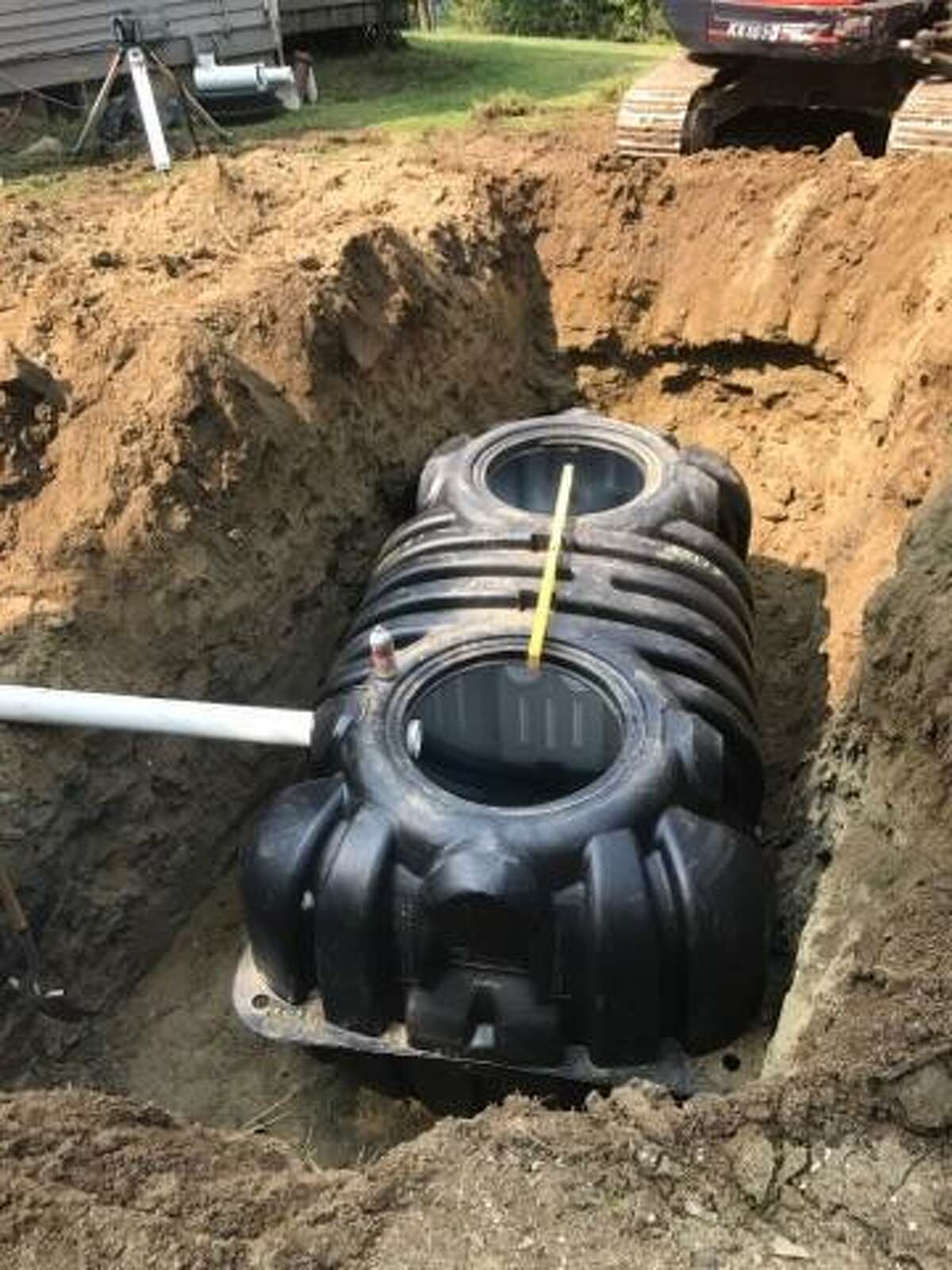 Volunteers joined by Lowe's to replace septic at veteran's home