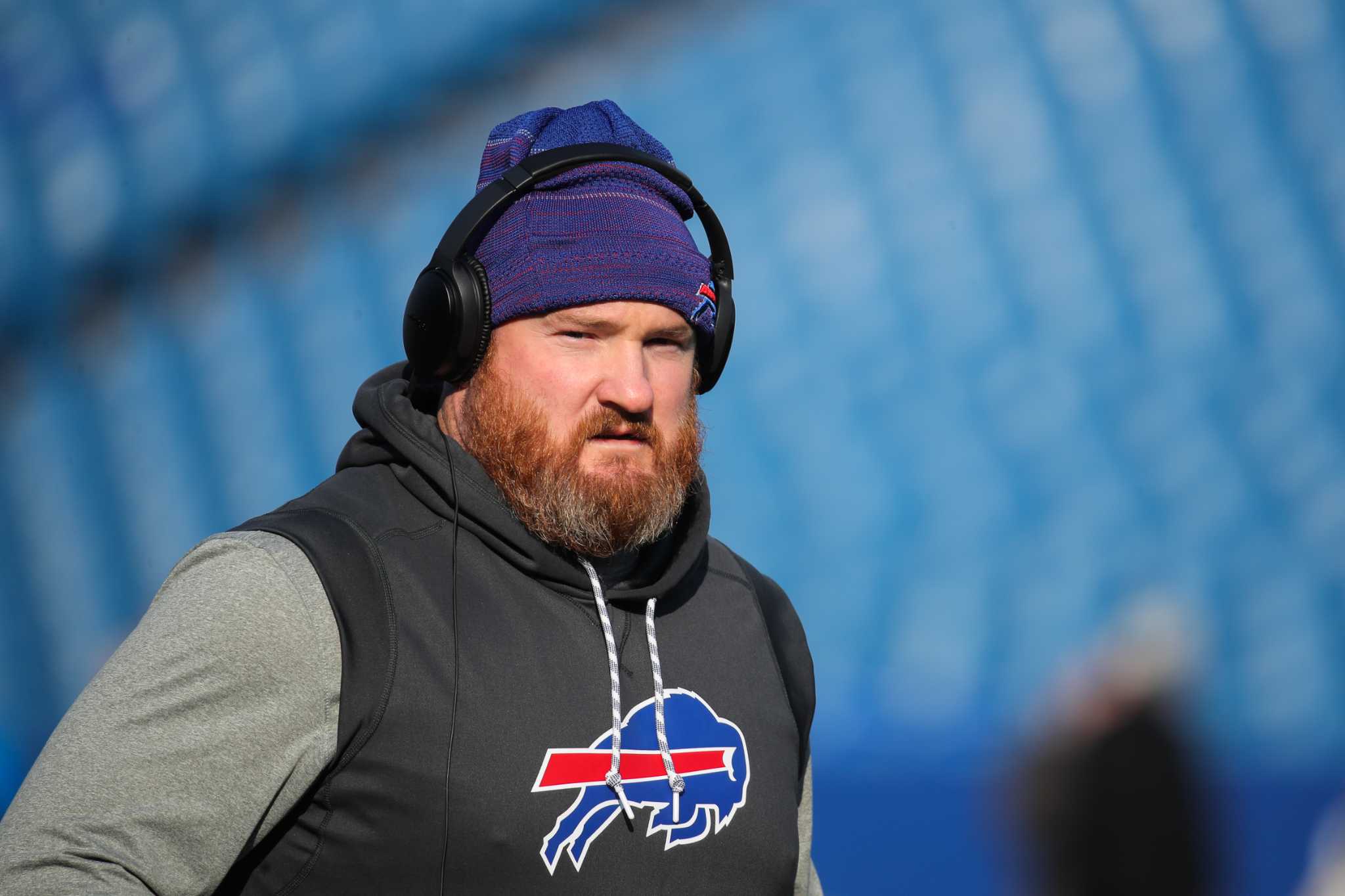 Buffalo Bills defensive tackle Kyle Williams performs drills during NFL  football minicamp in Orchard Park, N.Y., Wednesday, June 14, 2017. (AP  Photo/Bill Wippert Stock Photo - Alamy