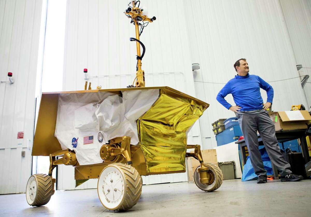 ﻿Bill Bluethmann, a NASA robotics engineer at Johnson Space Center, talks about the Resource Prospector rover, designed to drill into the moon's crust in search of water.