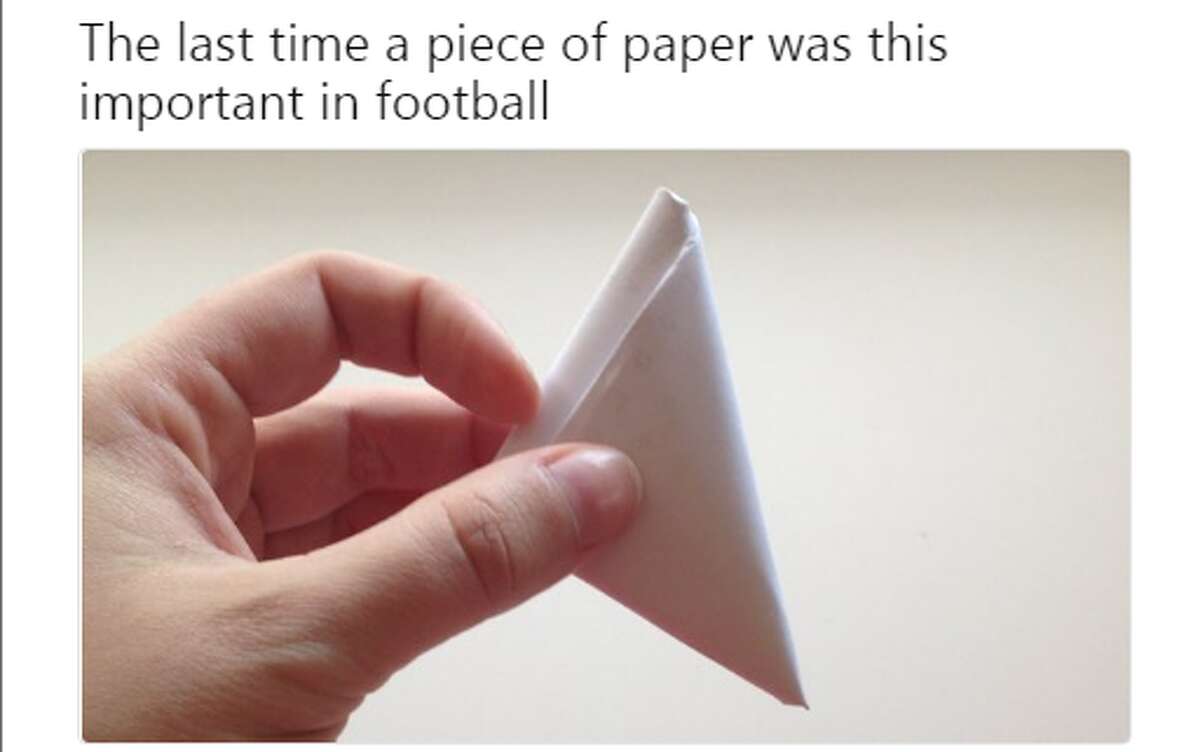 Bizarre index card call against Raiders ridiculed