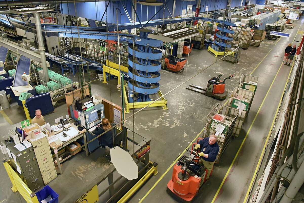 U.S. Postal Service in Colonie handles Christmas rush