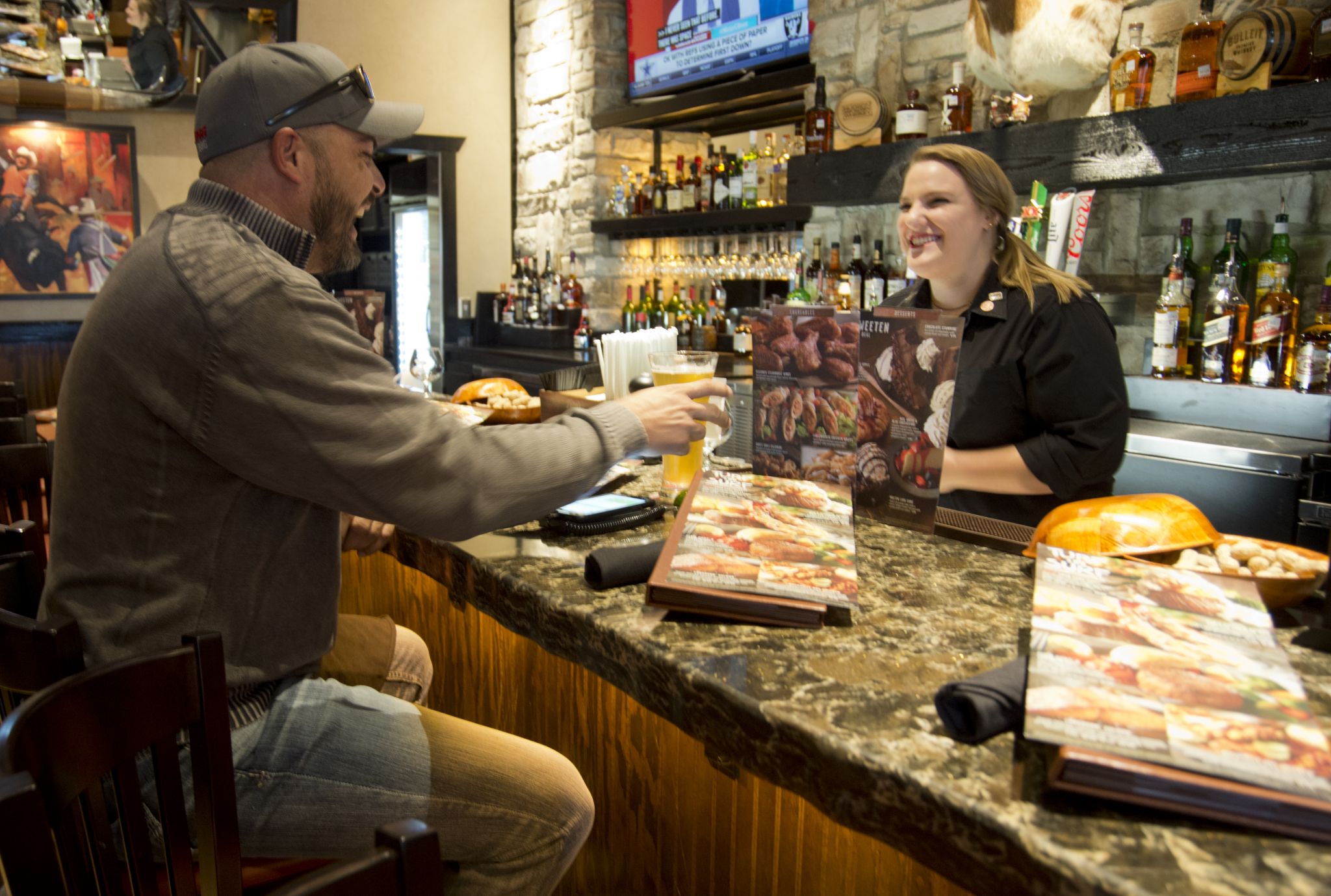 People line up early for LongHorn Steakhouse’s first day