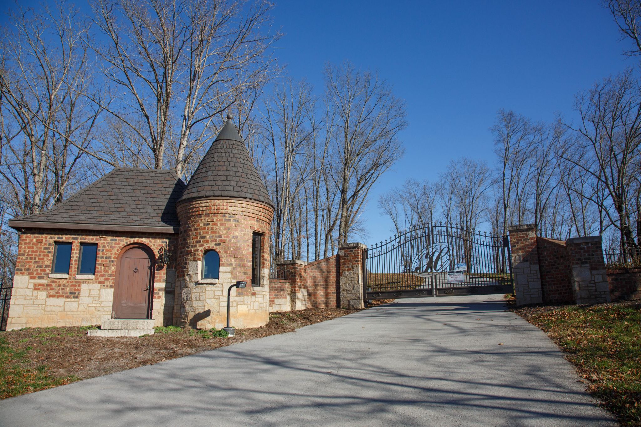 Cole Hamels and wife Heidi donate $9.4 million mansion to charity