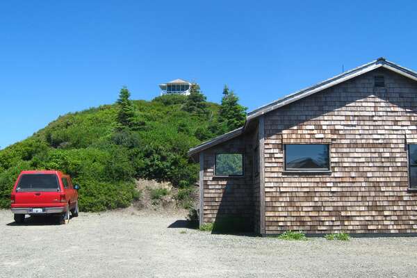 8 Gorgeous Fire Lookouts You Can Rent In Northern California