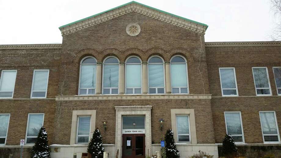 Darien plans to use solar energy by mid-2018 - Darien News Darien plans to use solar energy by mid-2018 - Darien News