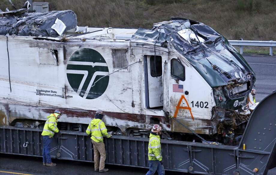 Highway cleared, no estimate on reopening I5 near crash site