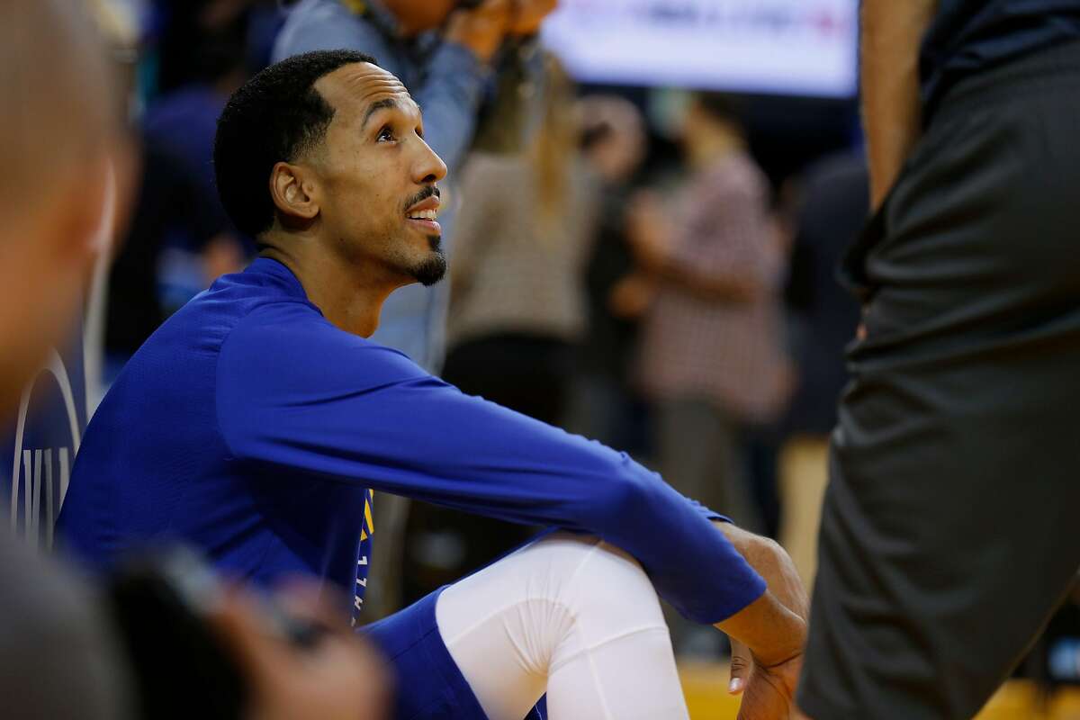 Golden State Warriors guard Shaun Livingston (34) before an NBA game between the Golden State Warriors and Toronto Raptors at Oracle Arena on Wednesday, Oct. 25, 2017, in Oakland, Calif.