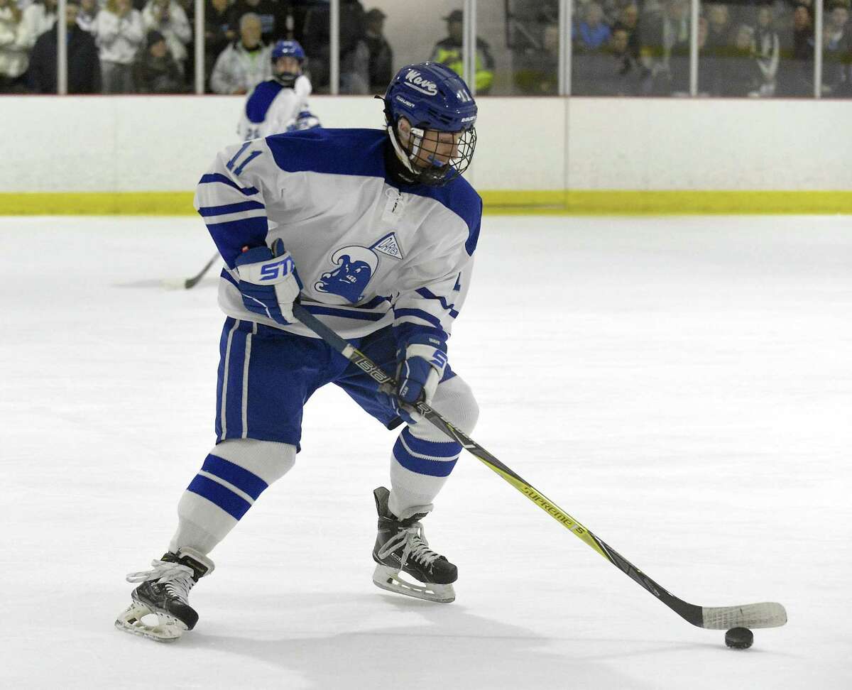 Darien Boys Hockey Ices New Canaan For 1st Win