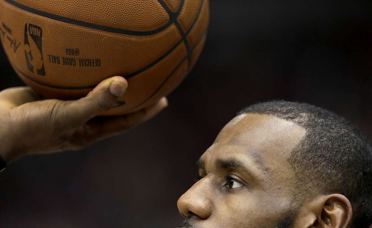 Pebron Ageless LeBron James a Christmas gift to the NBA