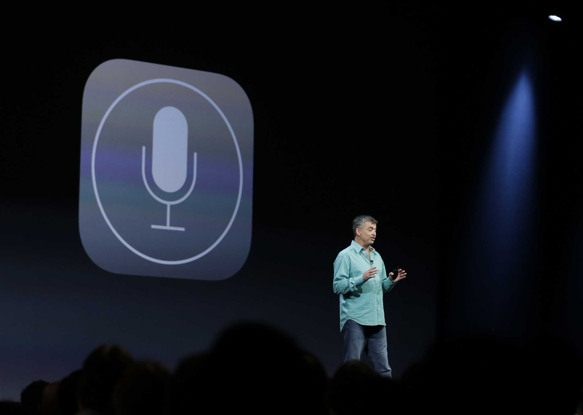Самый 1 голосовой. Сири голосовой помощник. Apple Siri голосовой помощник. Презентация Siri. Фотографию голосового помощника.