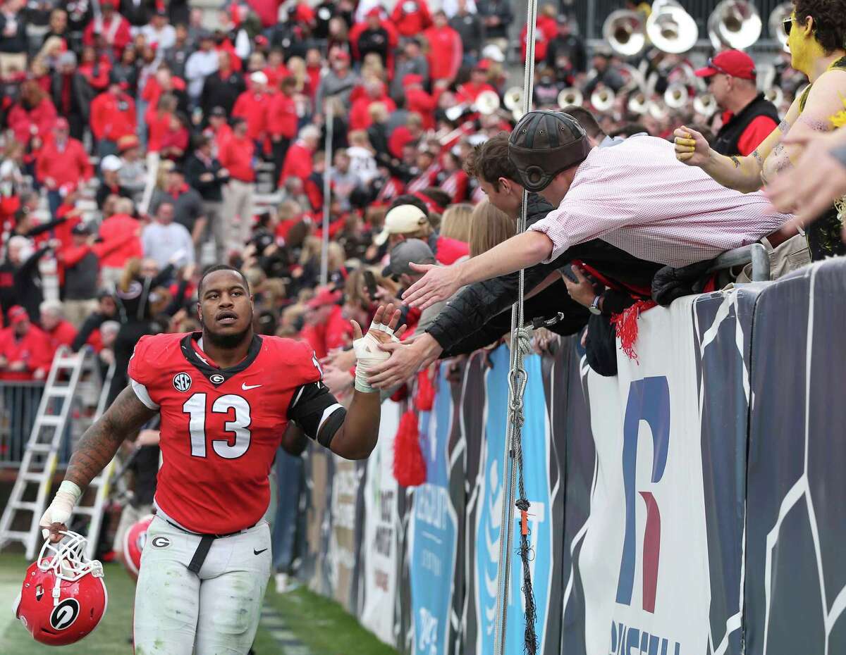 Fan bases with highest and lowest expenses for this year's college football bowl games