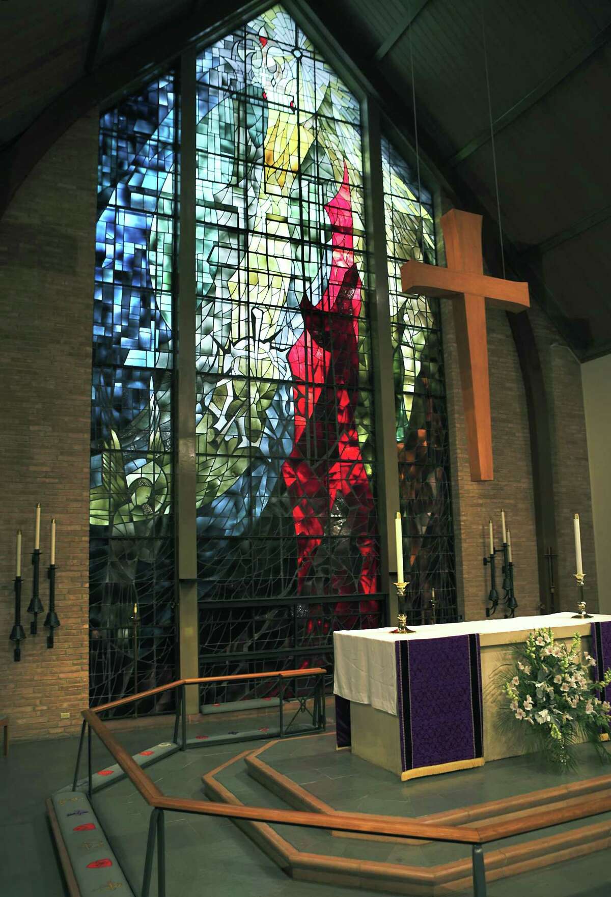 Churches’ stained-glass windows show and tell a story of faith